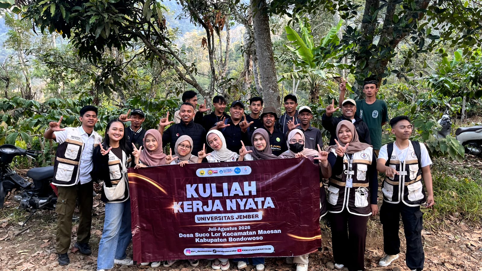 Tingkatkan Kualitas Kopi Desa, Mahasiswa KKN Unej Gandeng Puslit Koka Gelar Pelatihan Perawatan Kopi di Suco Lor
